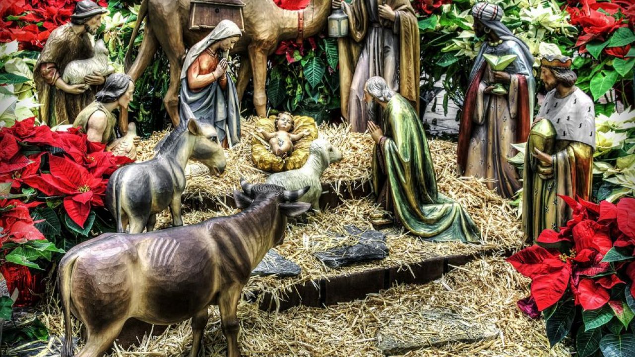 Presépio com peças em tamanho natural é aberto para visitação no Cristo Rei