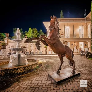 escultura-de-cavalo-de-bronze-3-metros-de-altura