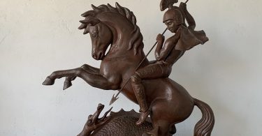 Escultura de São Jorge de Ferro Fundido da Quinta Dell'Arte RJ