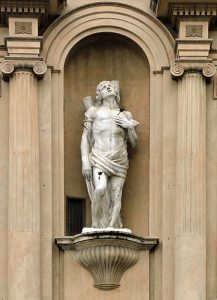 Imagem de São Sebastiao esculpida em bloco de marmore natural