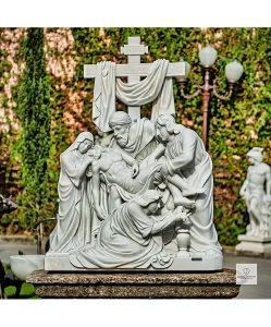 Escultura de jesus descida da Cruz