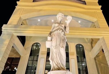 Escultura clássica em condomínio de Alto padrão