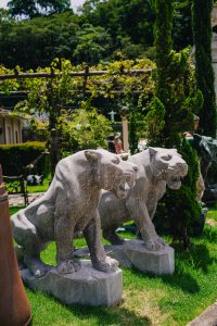 Escultura de Pantera esculpida em mármore